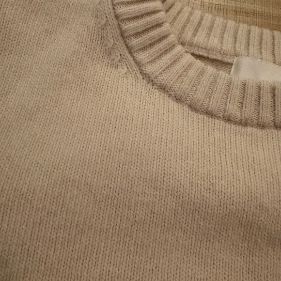 H&M Cream Short-Sleeve Crew Neck Sweater - Picture 2 of 5